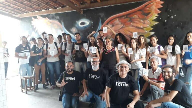 Apresentação do projeto Conexão Cordel em sala.